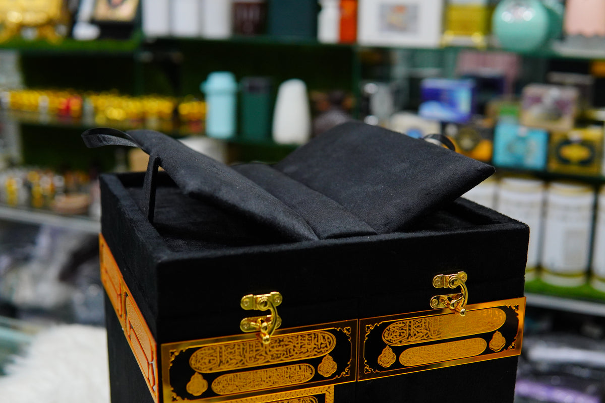 Ghilaf-e-Kabaa Premium Quran Sets With Jayenamaz   - KBS111