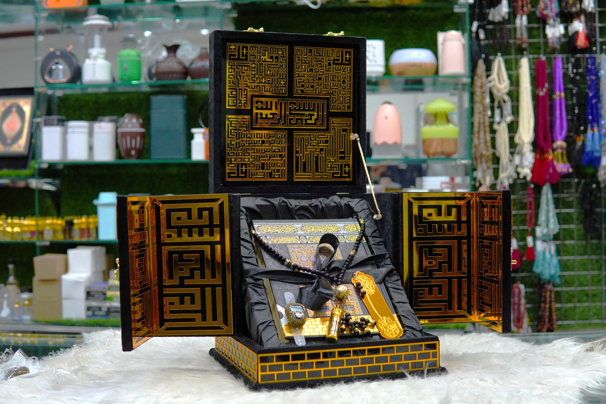 Ghilaf-e-Kabaa Kiswah luxury Quran & jayenamaz Set KBA112