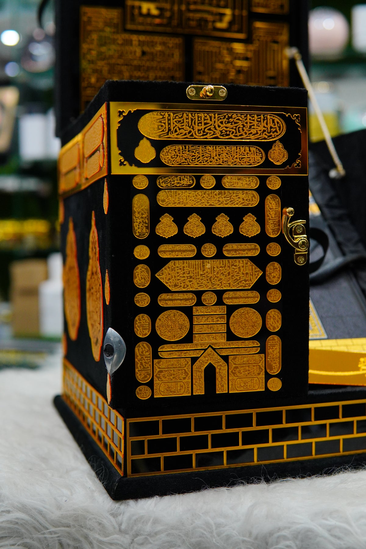 Ghilaf-e-Kabaa Kiswah luxury Quran & jayenamaz Set KBA112