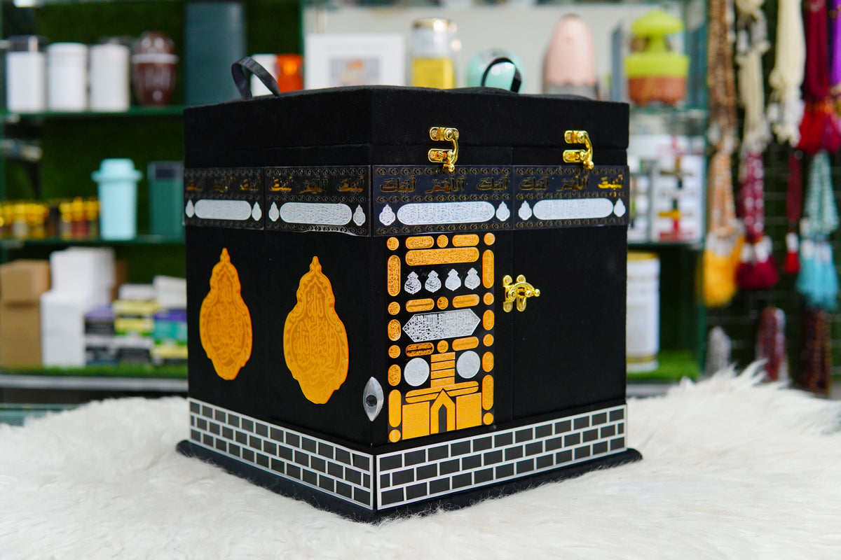 Ghilaf-e-Kabaa Kiswah luxury Quran & jayenamaz Set KBS113