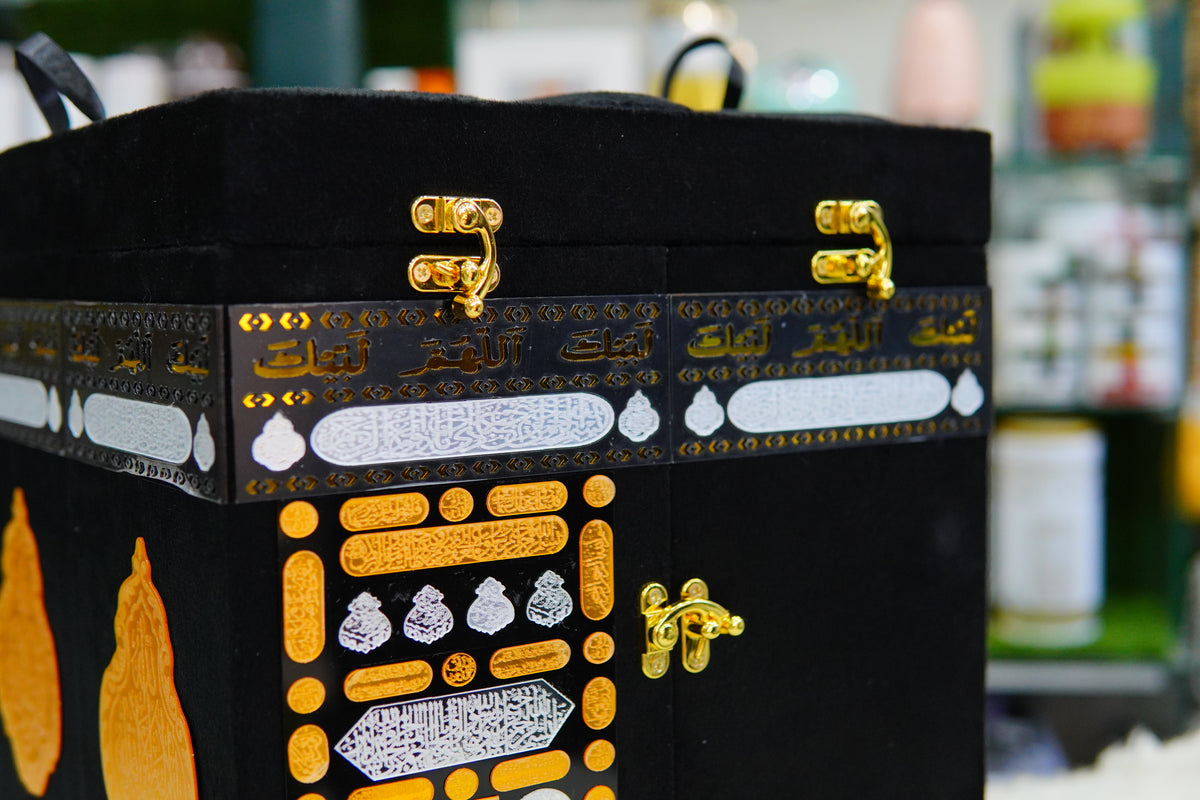 Ghilaf-e-Kabaa Kiswah luxury Quran & jayenamaz Set KBS113