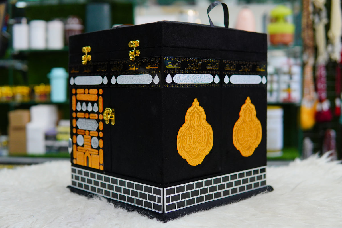 Ghilaf-e-Kabaa Kiswah luxury Quran & jayenamaz Set KBS113