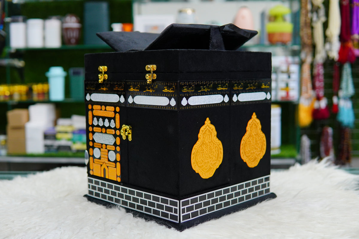 Ghilaf-e-Kabaa Kiswah luxury Quran & jayenamaz Set KBS113