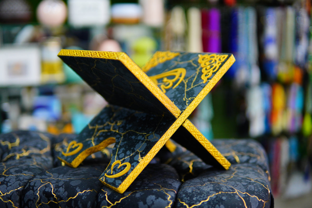 Makhzan-e-Mubarak Black Tecture Quran With Jayenamaz Set