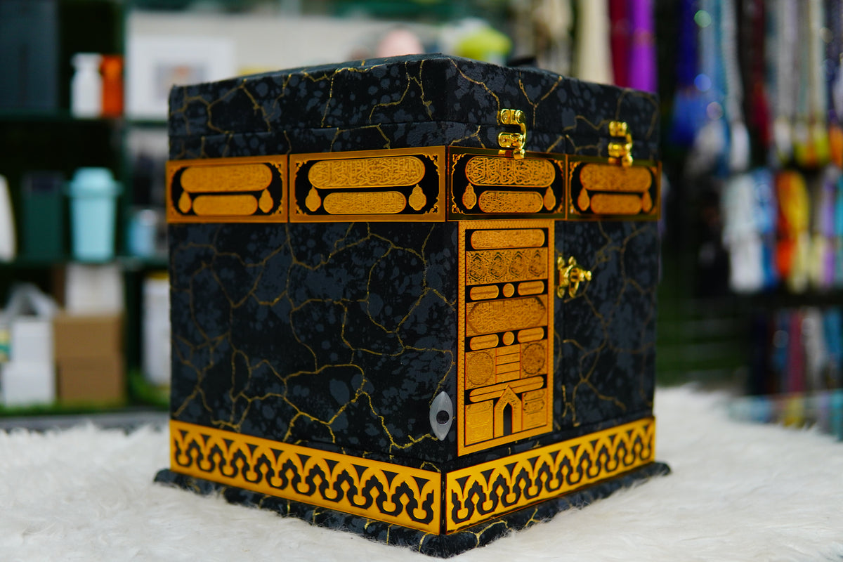 Ghilaf-e-Kabaa Texture Kiswah luxury Quran & jayenamaz Set KBA114