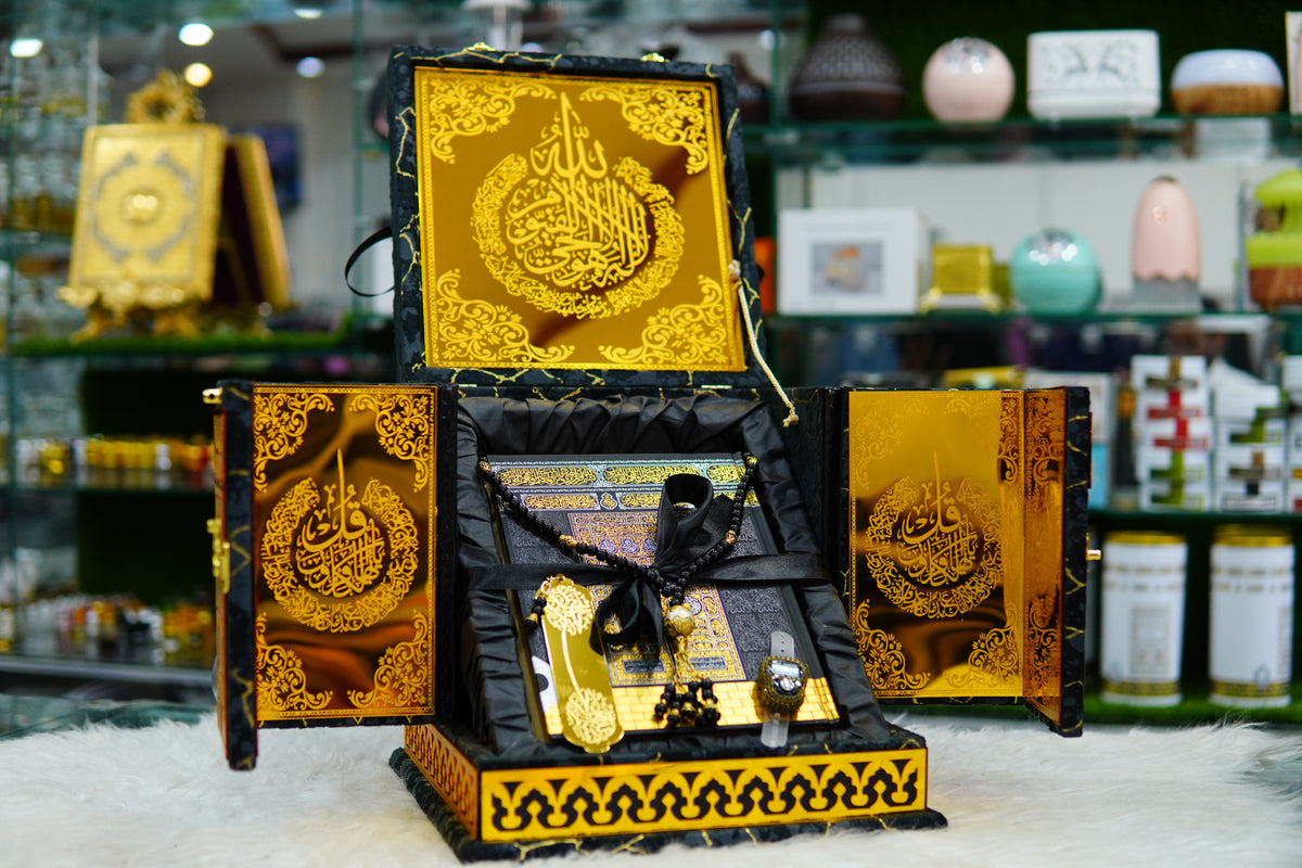 Ghilaf-e-Kabaa Texture Kiswah luxury Quran & jayenamaz Set KBA114