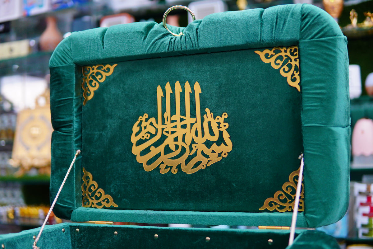 Makhzan-e-Mubarak Green Quran With Jayenamaz Set