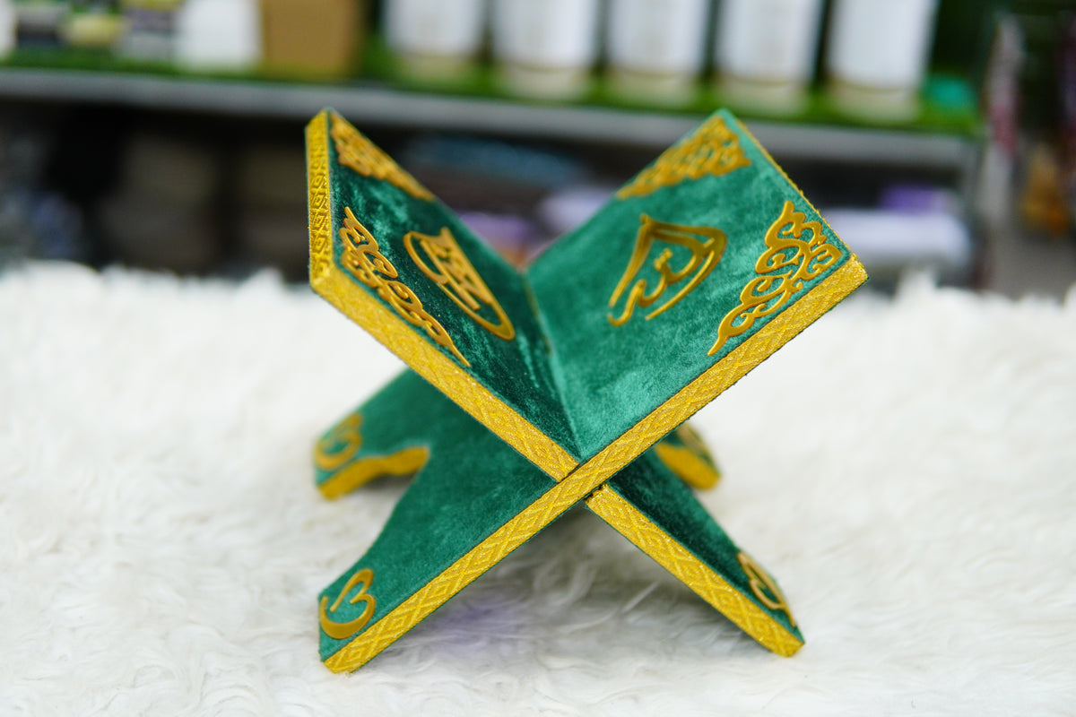 Makhzan-e-Mubarak Green Quran With Jayenamaz Set