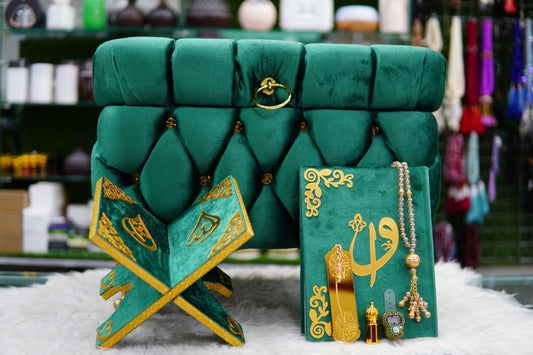 Makhzan-e-Mubarak Green Quran With Jayenamaz Set